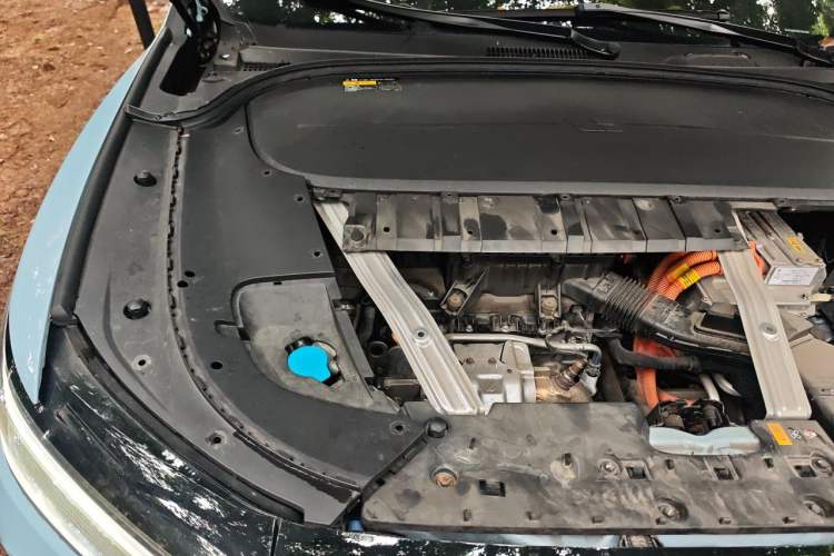 Used Li Auto ONE 2020 Extended-Range 6-Seater Version Engine Bay Right