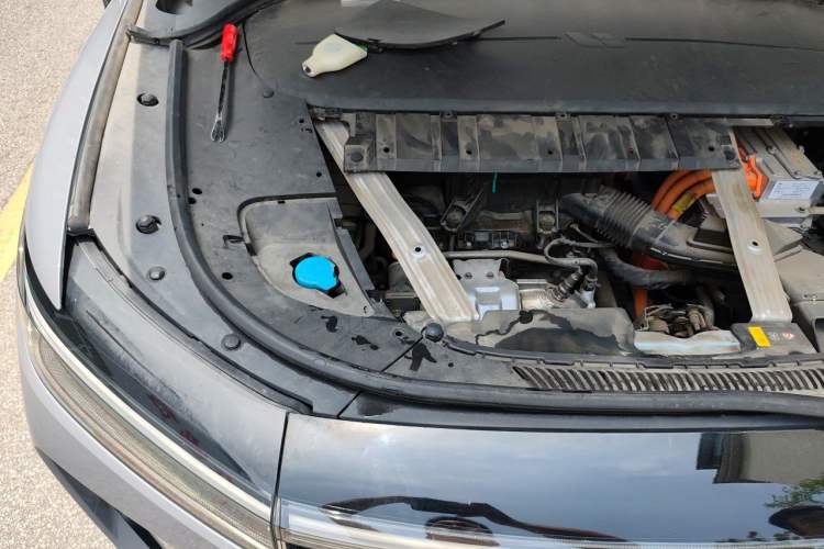 Used Li Auto ONE 2020 Extended-Range 6-Seater Version Engine Bay Right