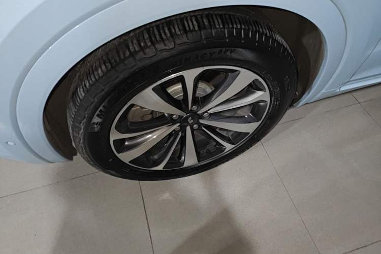 Used Li Auto ONE 2020 Extended-Range 6-Seater Version Exterior 2