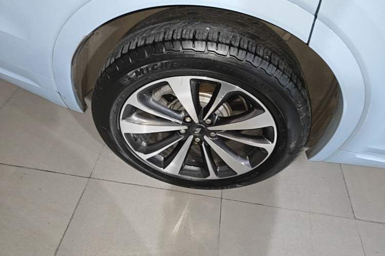 Used Li Auto ONE 2020 Extended-Range 6-Seater Version Exterior 3