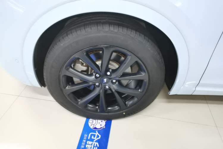 Used Li Auto ONE 2020 Extended-Range 6-Seater Version Exterior 4