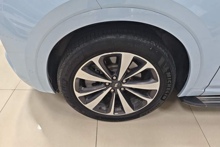 Used Li Auto ONE 2020 Extended-Range 6-Seater Version Exterior 4