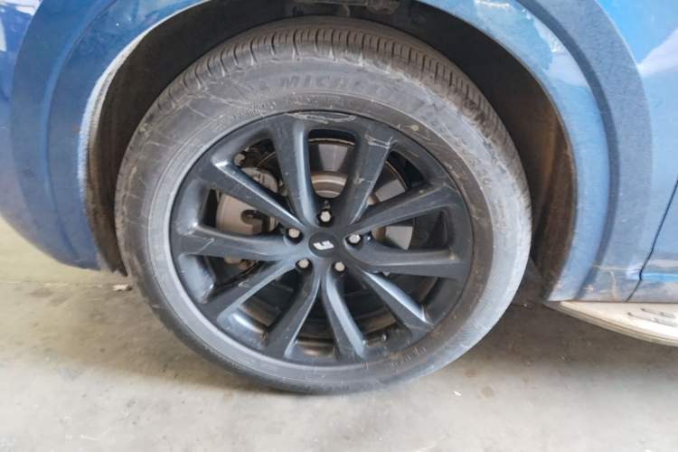 Used Li Auto ONE 2020 Extended-Range 6-Seater Version Exterior 4