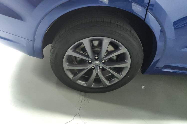 Used Li Auto ONE 2020 Extended-Range 6-Seater Version Exterior 8