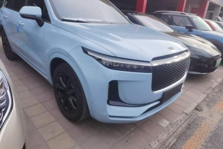 Used Li Auto ONE 2020 Extended-Range 6-Seater Version Front Right 45 Deg
