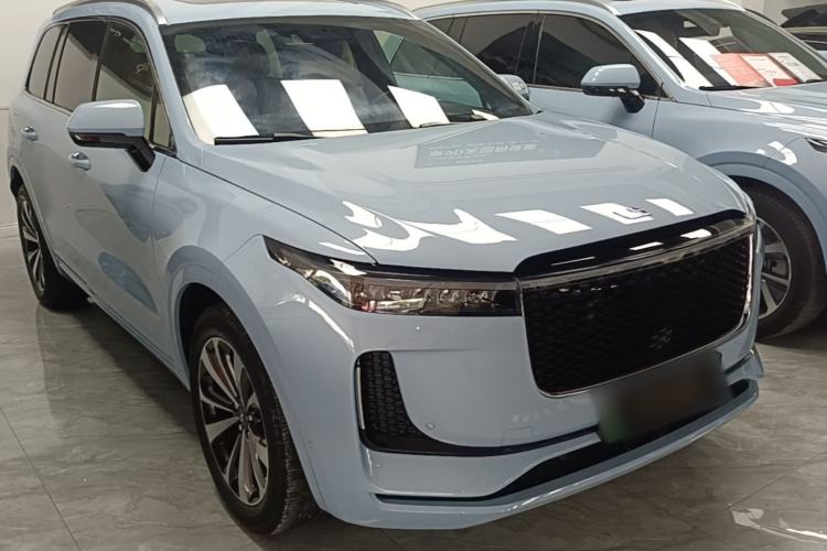 Used Li Auto ONE 2020 Extended-Range 6-Seater Version Front Right 45 Deg