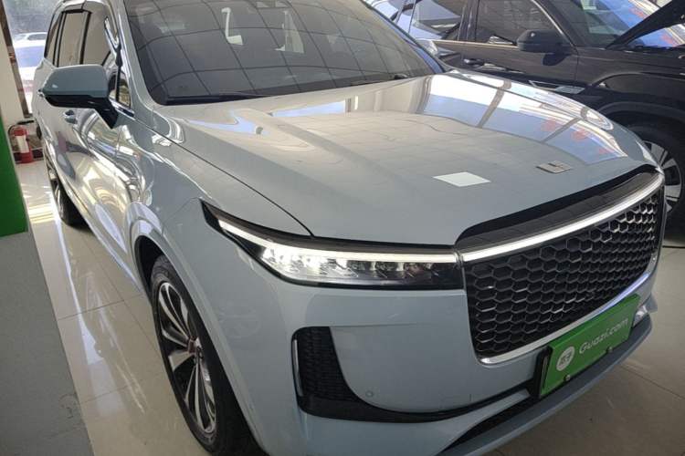 Used Li Auto ONE 2020 Extended-Range 6-Seater Version Front Right 45 Deg