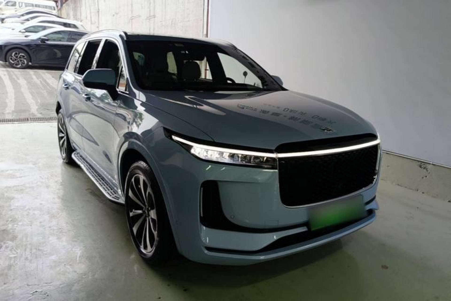Used Li Auto ONE 2020 Extended-Range 6-Seater Version Front Right 45 Deg