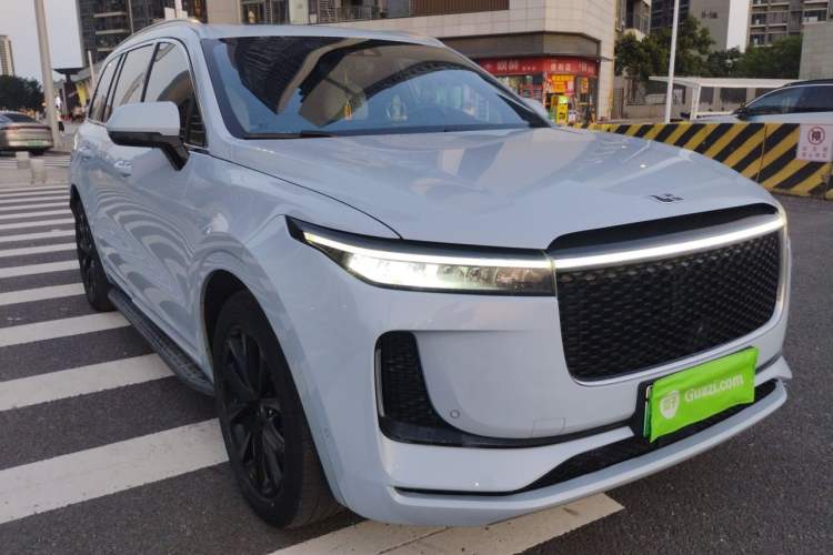Used Li Auto ONE 2020 Extended-Range 6-Seater Version Front Right 45 Deg