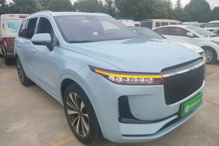 Used Li Auto ONE 2020 Extended-Range 6-Seater Version Front Right 45 Deg