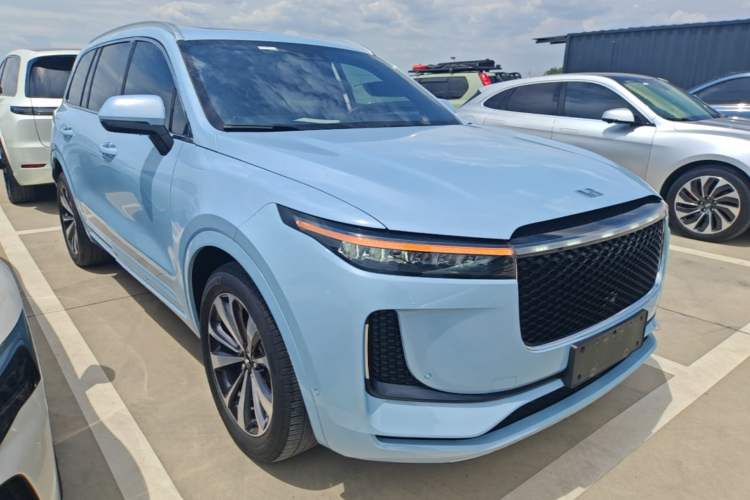 Used Li Auto ONE 2020 Extended-Range 6-Seater Version Front Right 45 Deg