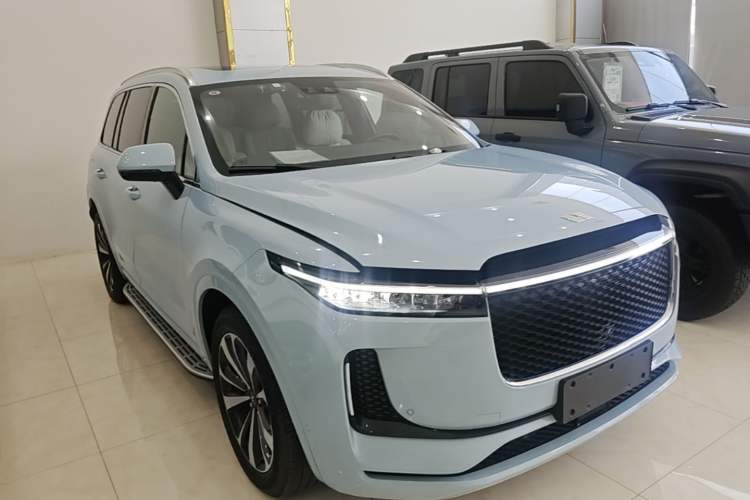 Used Li Auto ONE 2020 Extended-Range 6-Seater Version Front Right 45 Deg