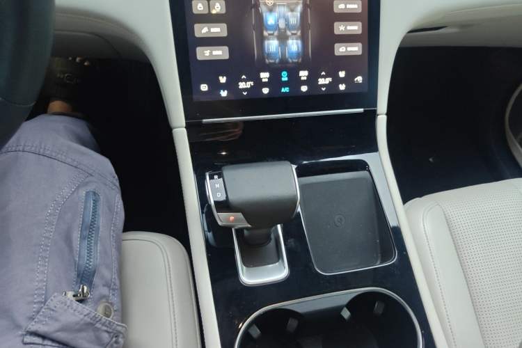 Used Li Auto ONE 2020 Extended-Range 6-Seater Version Gear Lever