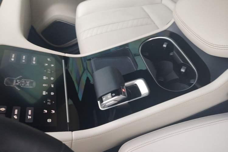 Used Li Auto ONE 2020 Extended-Range 6-Seater Version Gear Lever