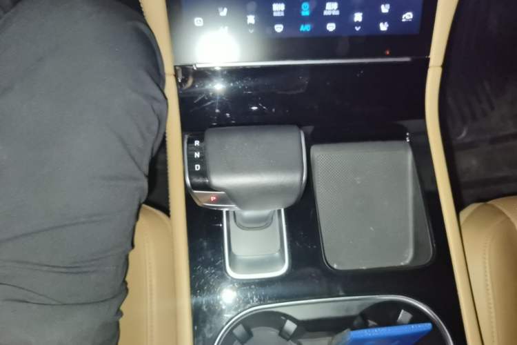 Used Li Auto ONE 2020 Extended-Range 6-Seater Version Gear Lever