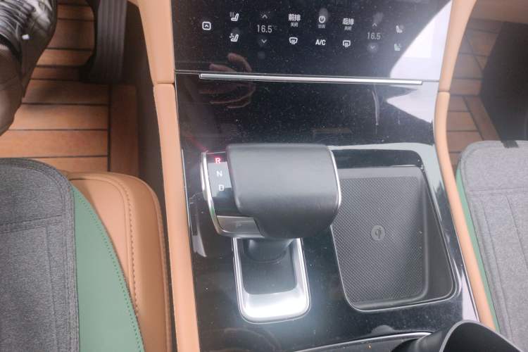 Used Li Auto ONE 2020 Extended-Range 6-Seater Version Gear Lever