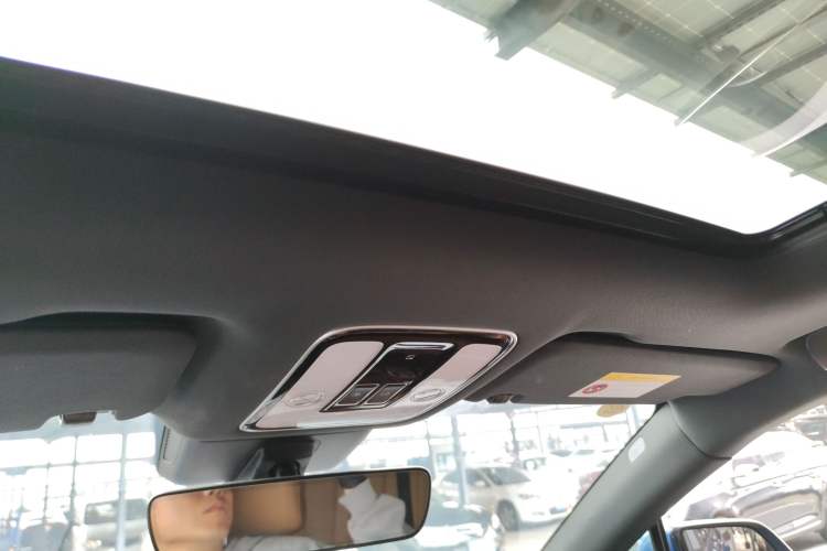 Used Li Auto ONE 2020 Range-Extended 7-Seater Version Headliner