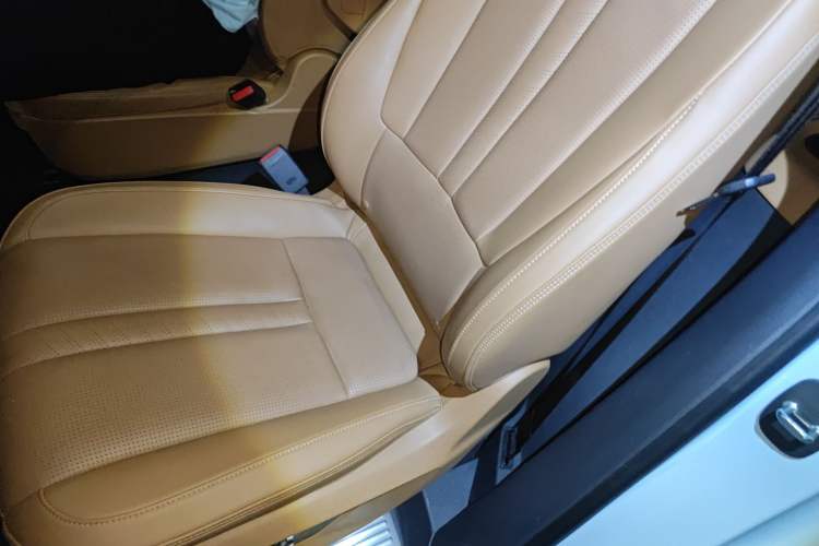 Used Li Auto ONE 2020 Extended-Range 6-Seater Version Interior 4