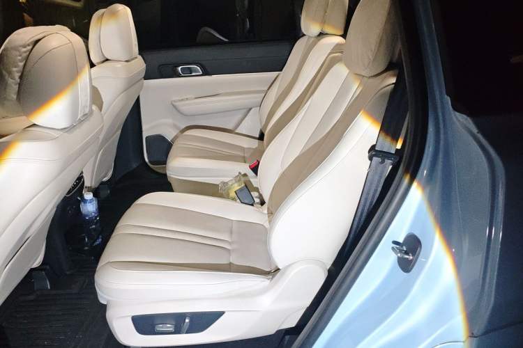 Used Li Auto ONE 2020 Extended-Range 6-Seater Version Interior 4
