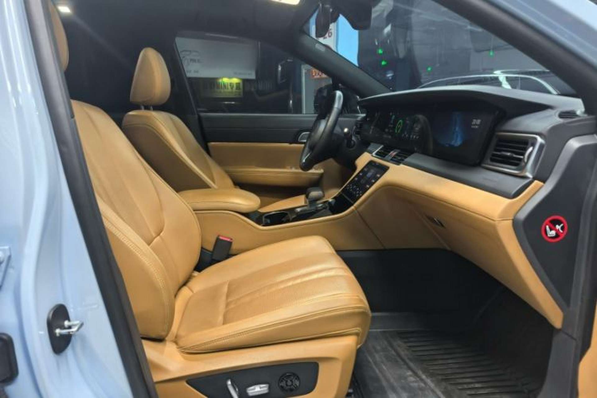 Used Li Auto ONE 2020 Extended-Range 6-Seater Version Interior 8
