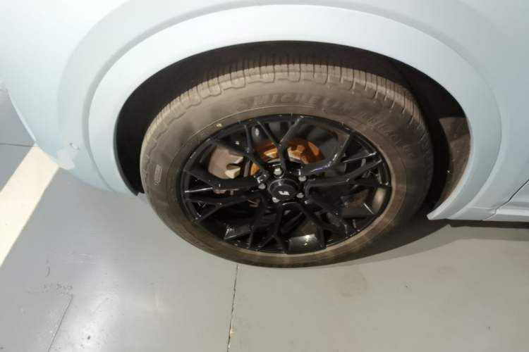 Used Li Auto ONE 2020 Extended-Range 6-Seater Version Left Front Wheel Hub