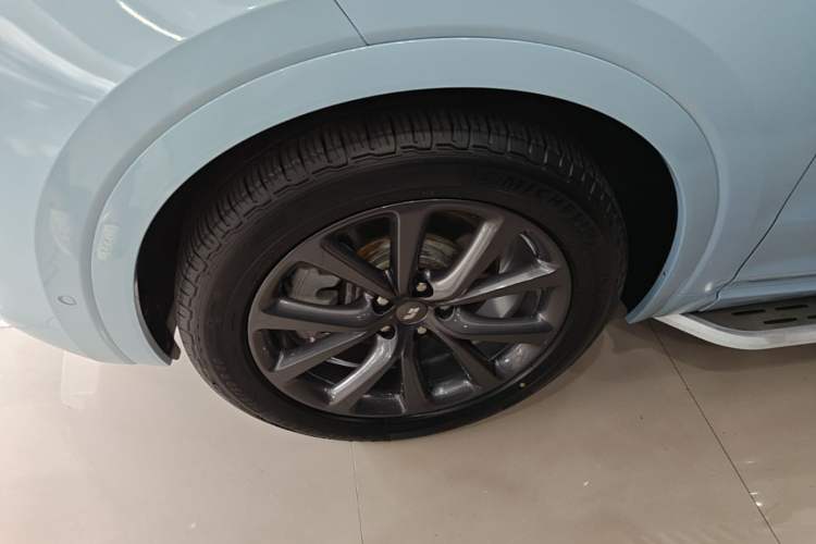 Used Li Auto ONE 2020 Extended-Range 6-Seater Version Left Front Wheel Hub