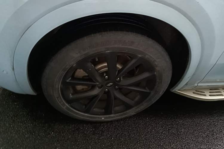 Used Li Auto ONE 2020 Extended-Range 6-Seater Version Left Front Wheel Hub