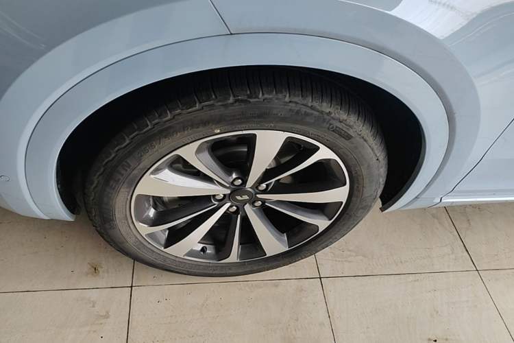 Used Li Auto ONE 2020 Extended-Range 6-Seater Version Left Front Wheel Hub