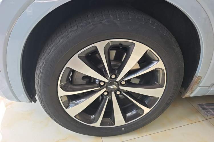 Used Li Auto ONE 2020 Extended-Range 6-Seater Version Left Front Wheel Hub