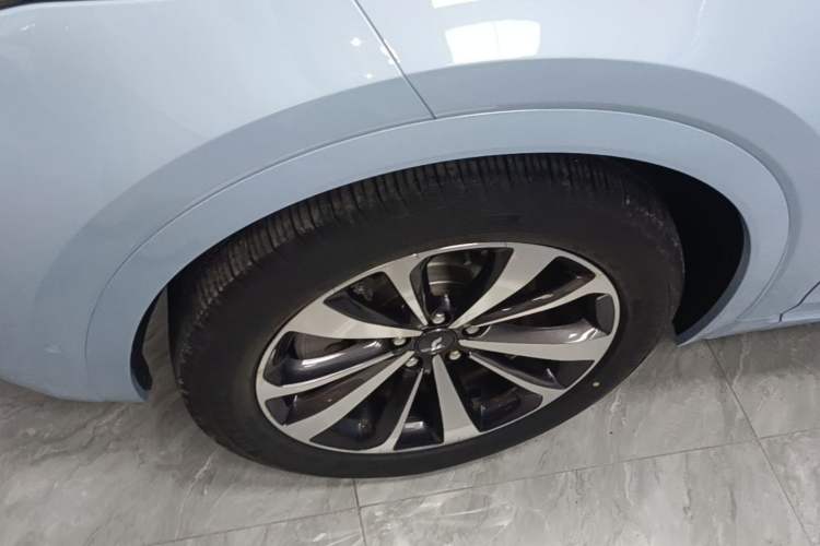 Used Li Auto ONE 2020 Extended-Range 6-Seater Version Left Front Wheel Hub