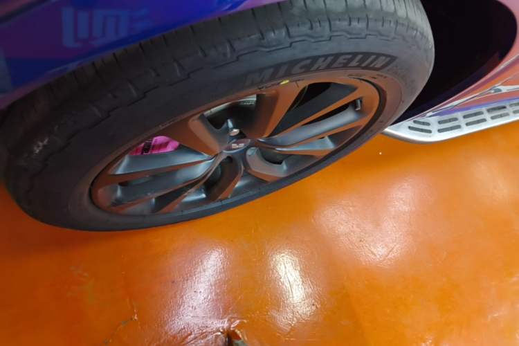 Used Li Auto ONE 2020 Extended-Range 6-Seater Version Left Front Wheel Hub