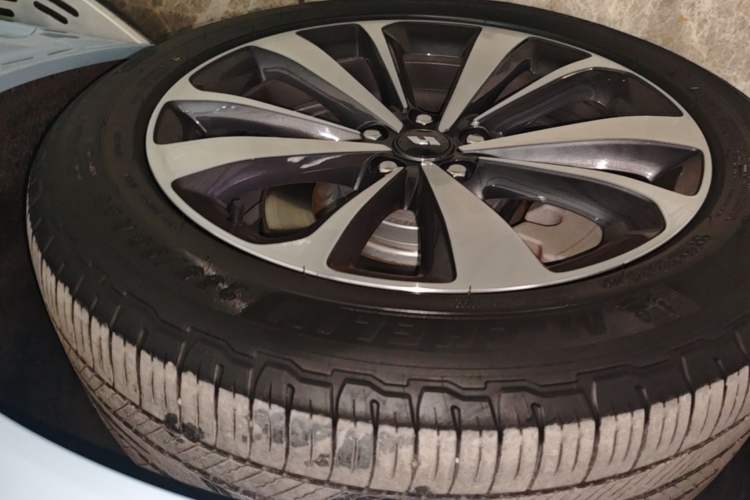 Used Li Auto ONE 2020 Extended-Range 6-Seater Version Left Front Wheel Hub