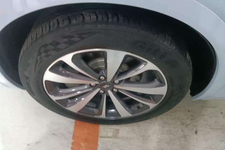 Used Li Auto ONE 2020 Extended-Range 6-Seater Version Left Front Wheel Hub