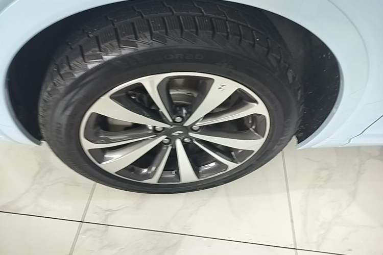 Used Li Auto ONE 2020 Extended-Range 6-Seater Version Left Front Wheel Hub