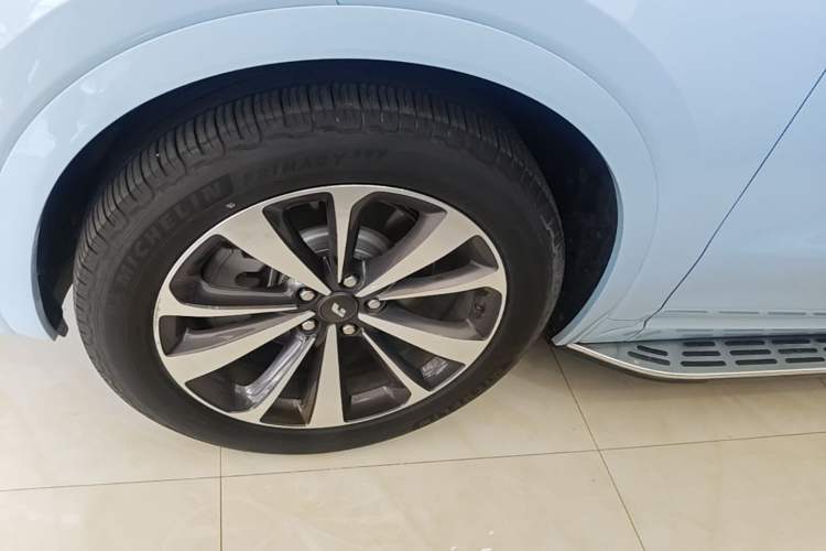 Used Li Auto ONE 2020 Extended-Range 6-Seater Version Left Front Wheel Hub