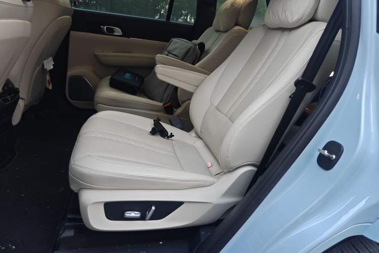 Used Li Auto ONE 2020 Extended-Range 6-Seater Version Left Rear Seat