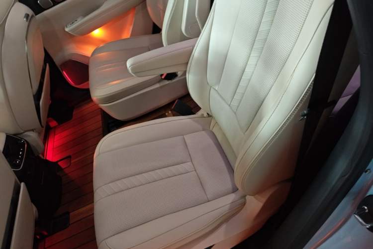 Used Li Auto ONE 2020 Extended-Range 6-Seater Version Left Rear Seat