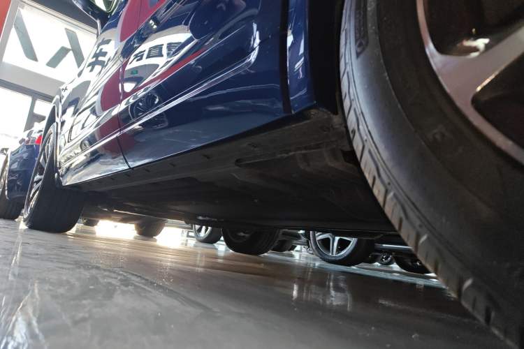 Used Li Auto ONE 2020 Extended-Range 6-Seater Version Left Side Sill