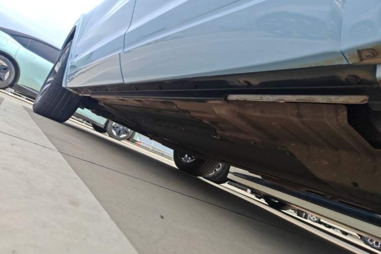 Used Li Auto ONE 2020 Extended-Range 6-Seater Version Left Side Sill