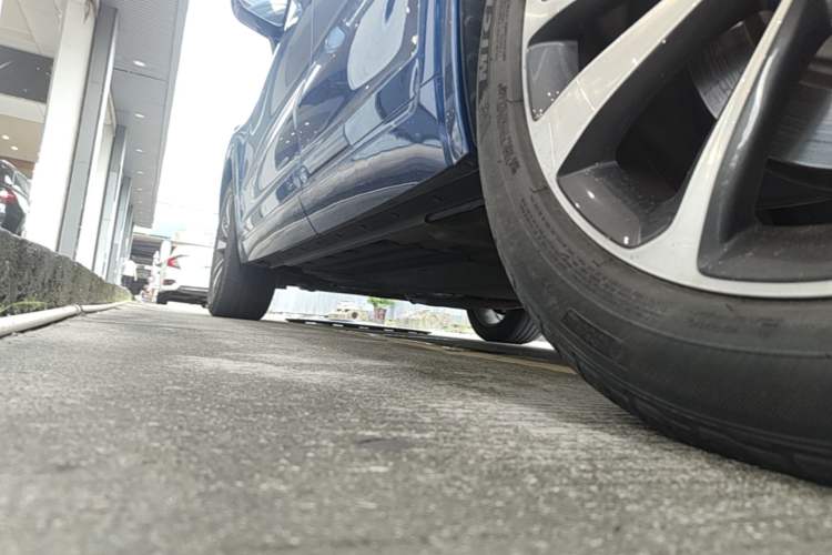 Used Li Auto ONE 2020 Extended-Range 6-Seater Version Left Side Sill