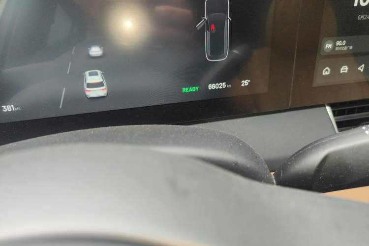 Used Li Auto ONE 2020 Extended-Range 6-Seater Version Odometer Close Up