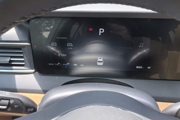 Used Li Auto ONE 2020 Range-Extended 7-Seater Version Odometer Close Up