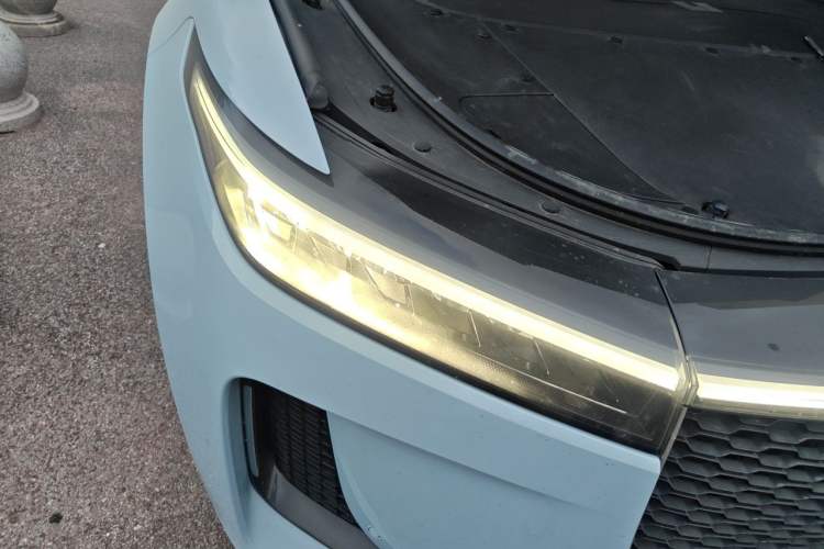 Used Li Auto ONE 2020 Extended-Range 6-Seater Version Right Front Headlight