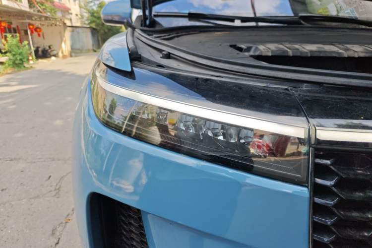 Used Li Auto ONE 2020 Extended-Range 6-Seater Version Right Front Headlight