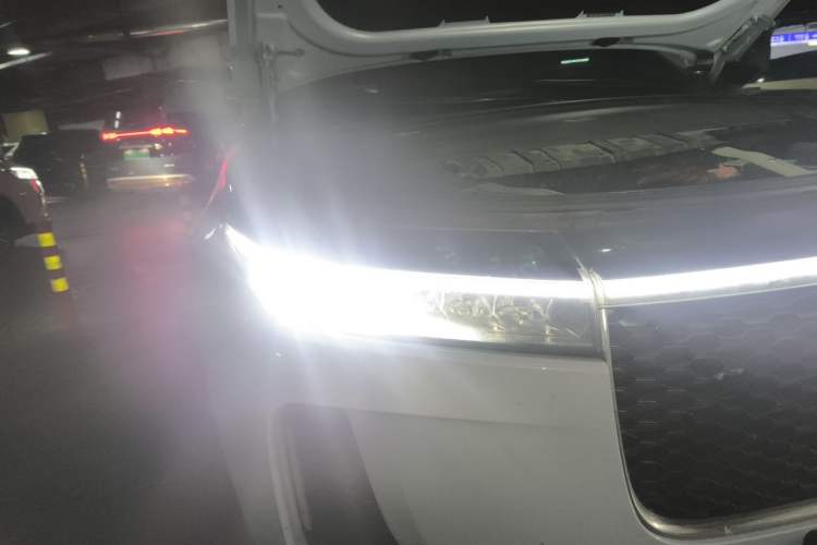 Used Li Auto ONE 2020 Extended-Range 6-Seater Version Right Front Headlight
