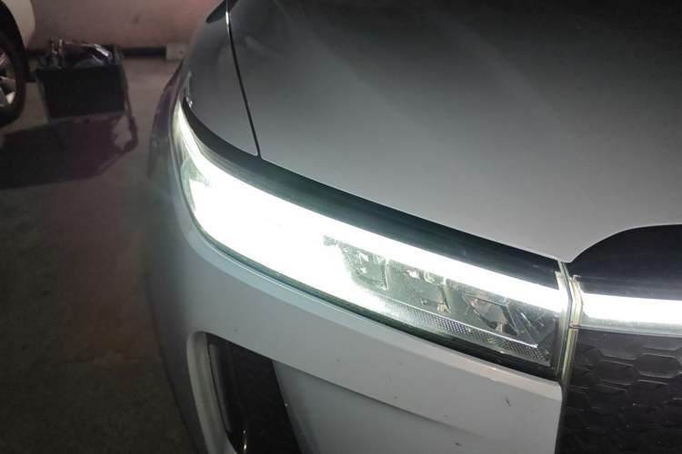 Used Li Auto ONE 2020 Extended-Range 6-Seater Version Right Front Headlight