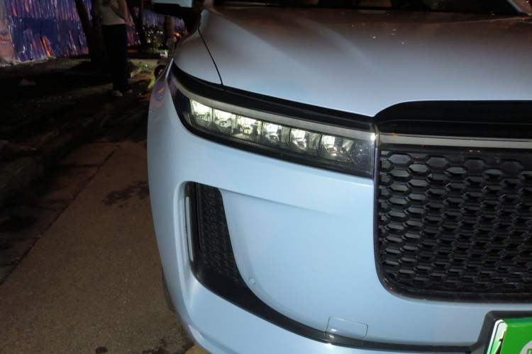 Used Li Auto ONE 2020 Extended-Range 6-Seater Version Right Front Headlight