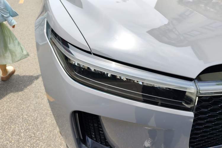 Used Li Auto ONE 2020 Extended-Range 6-Seater Version Right Front Headlight