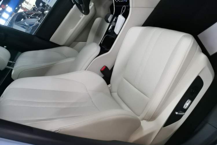 Used Li Auto ONE 2020 Extended-Range 6-Seater Version Right Front Seat