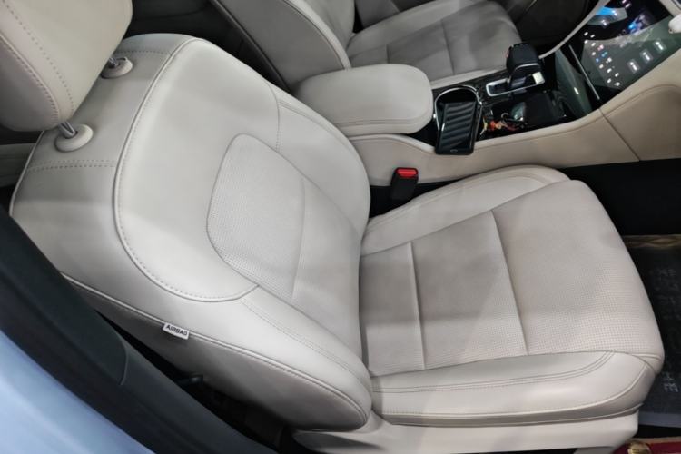 Used Li Auto ONE 2020 Extended-Range 6-Seater Version Right Front Seat